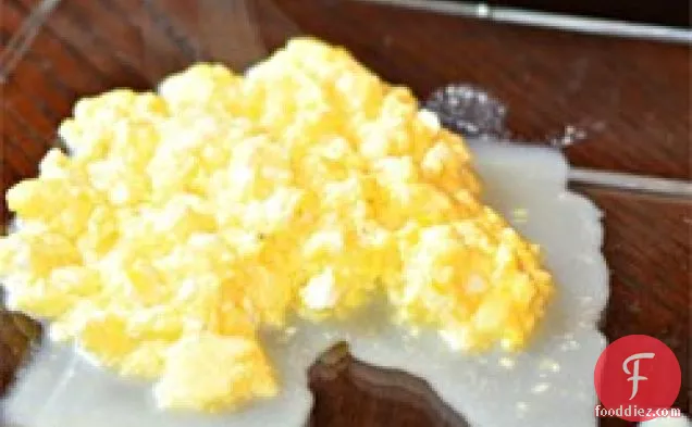 Easy Fluffy Scrambled Eggs