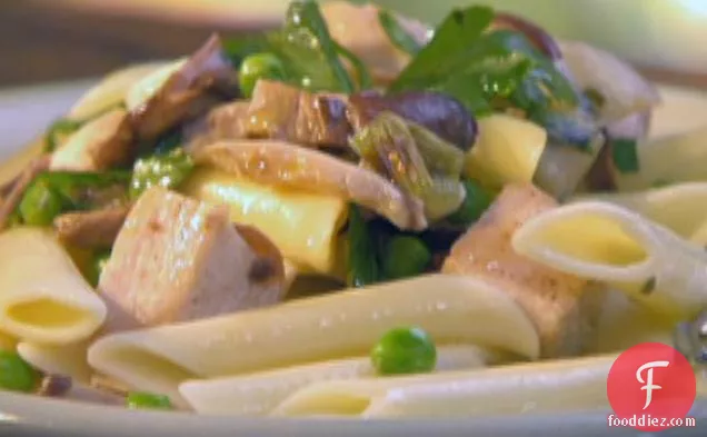 Penne with Chicken, Wild Mushrooms and Peas