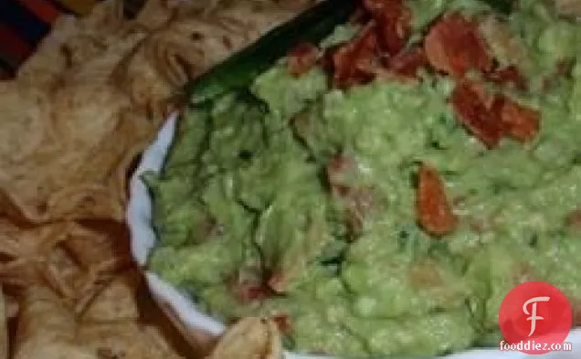 कैलिफोर्निया Guacamole बेकन के साथ