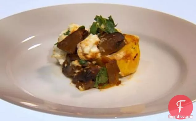 मुख्य चुनौती: ग्रील्ड तोरी के साथ लाल मिर्च खट्टे मशरूम