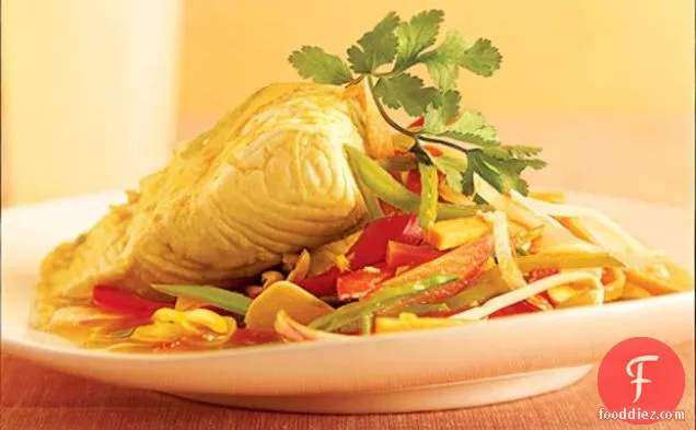 सब्जी शोरबा में पका हुआ हलिबूट