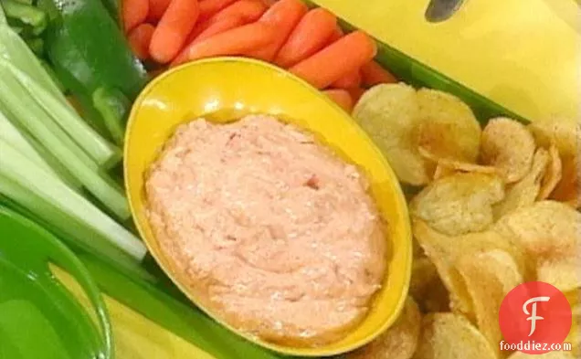Chips and Veggies with Sun-Dried Tomato Dip