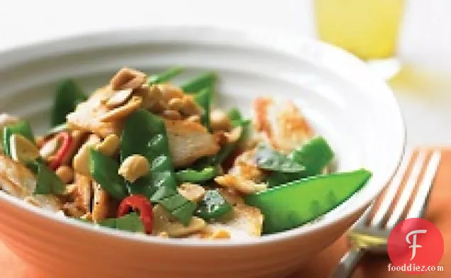 मूंगफली के साथ मसालेदार चिकन हलचल-तलना