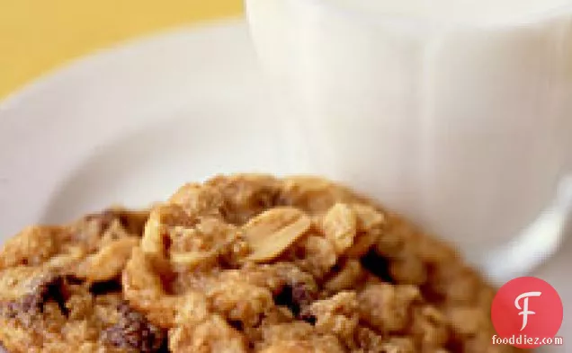 मूंगफली का मक्खन-चॉकलेट चिप दलिया कुकीज़