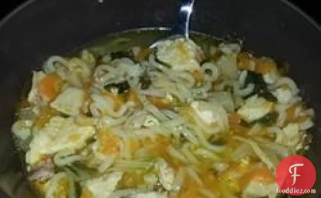 एंजेला का ओरिएंटल चिकन नूडल सूप