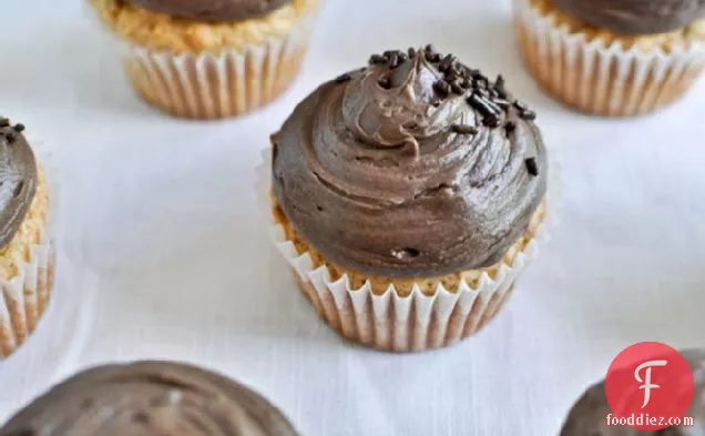 Peanut Butter Cupcakes With Chocolate Cheesecake Frosting