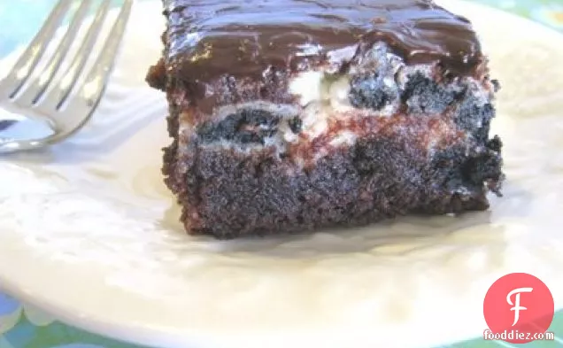 Cookies And Cream Swirled Brownies With Chocolate Peanut Butter