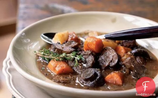 Basic Beef Stew with Carrots and Mushrooms