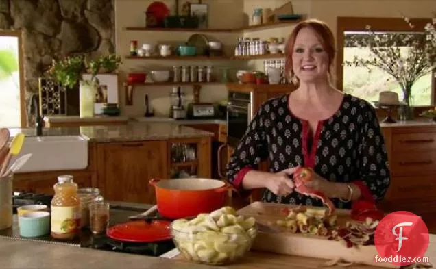 सेब और ग्रिट्स के साथ पोर्क चॉप