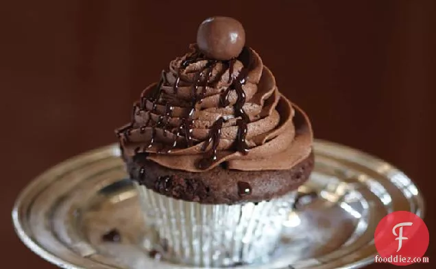 चॉकलेट उच्च Cupcakes