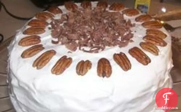 चॉकलेट प्रालिन लेयर केक
