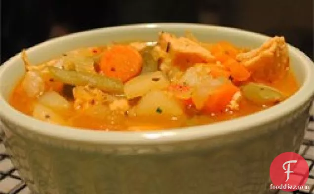 कम वसा वाले चिकन सब्जी का सूप