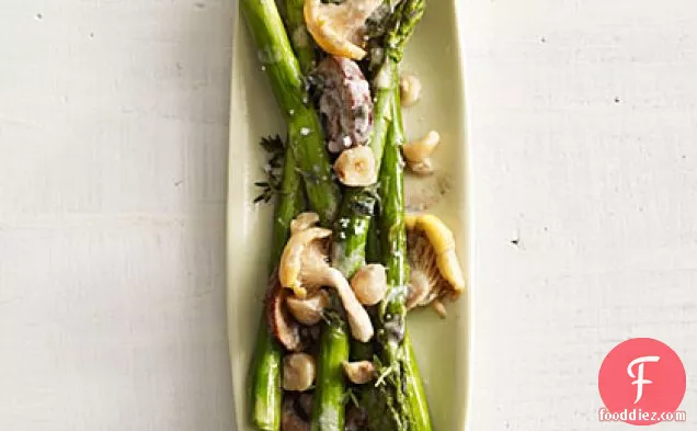 Asparagus with Chanterelles and Hazelnuts