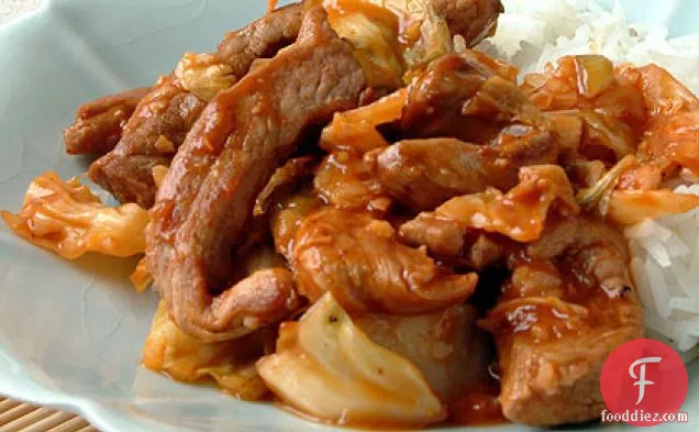 गोभी के साथ गर्म और खट्टा पोर्क