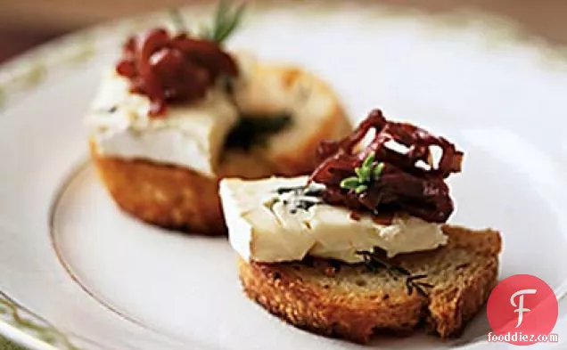 Herb Crostini with Blue Cheese Spread and Caramelized Onion Relish