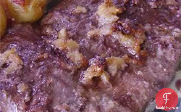 भुना हुआ लहसुन फ्लैट आयरन स्टेक