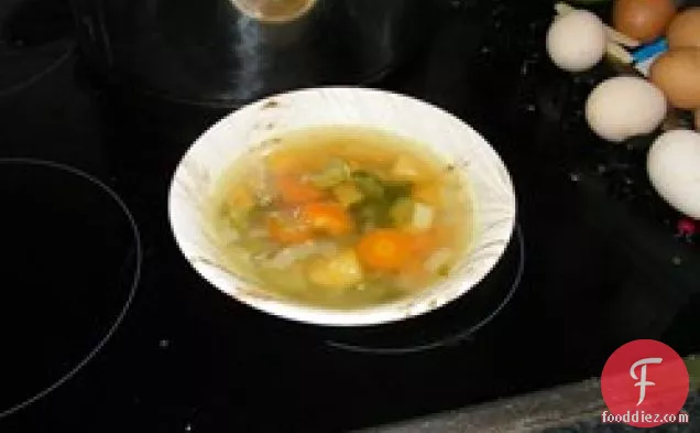 रूट सब्जियों के साथ तुर्की सूप