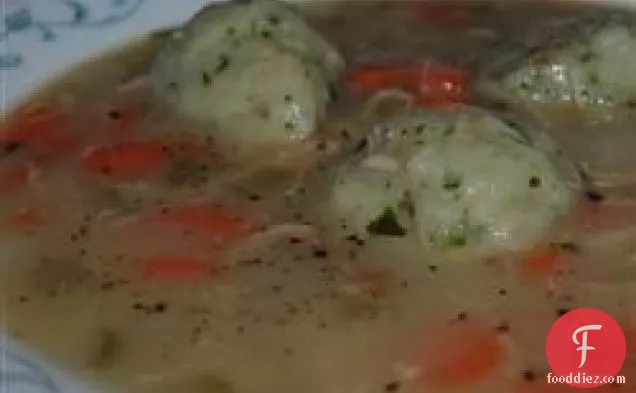 अजमोद पकौड़ी के साथ हार्दिक टर्की सूप