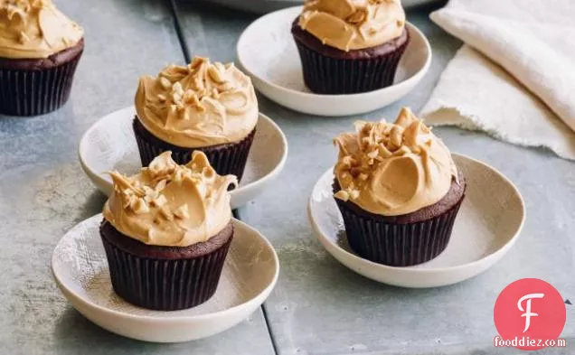 Chocolate Cupcakes and Peanut Butter Icing