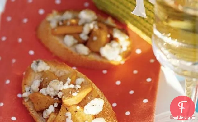 Crostini with Peaches and Blue Cheese