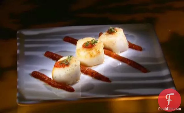 Sauteed Scallops with a Spicy Piquillo Pepper Puree