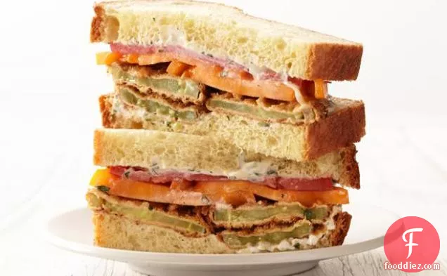 फ्राइड ग्रीन टमाटर सैंडविच