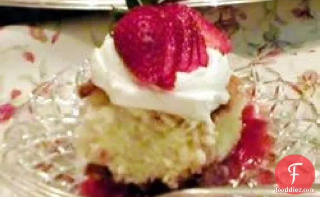 Strawberry Shortcut Cake