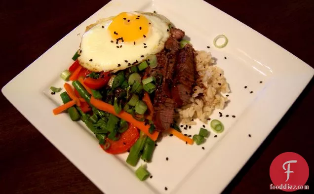 Korean Rice Bowl With Steak, Vegetables & Fried Egg