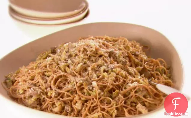 Whole Grain Spaghetti with Brussels Sprouts and Mushrooms