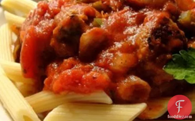 इतालवी सॉसेज के साथ पास्ता सॉस
