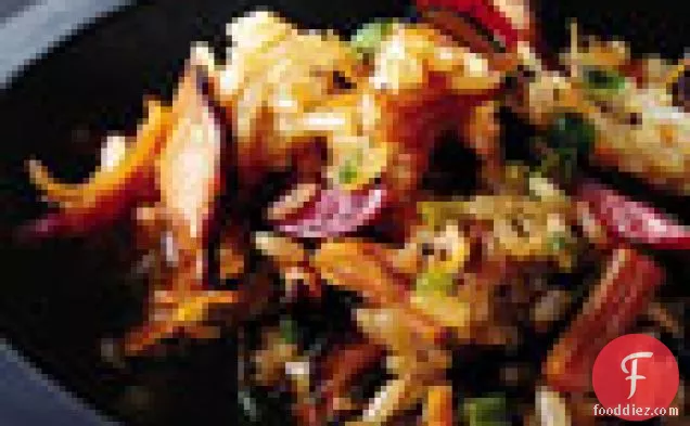 चीनी सॉसेज और सूखे स्कैलप्स के साथ चिपचिपा चावल