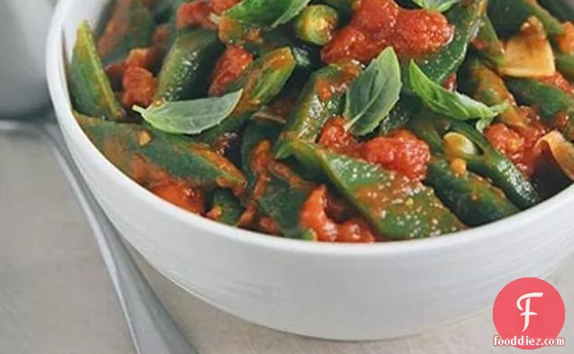 Runner Beans With Tomato, Garlic & Chilli