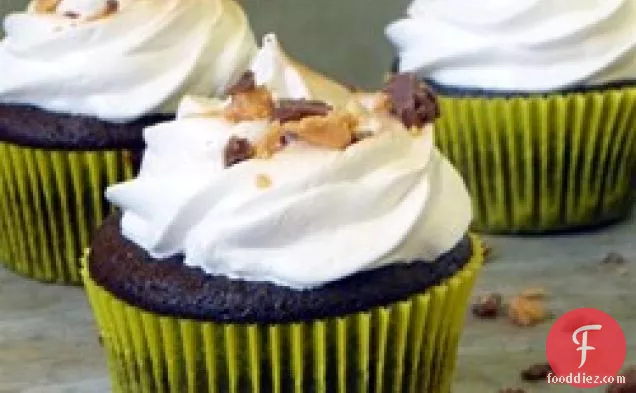 Peanut Butter Cup Chocolate Cupcakes with Toasted Peanut Butter Meringue Frosting