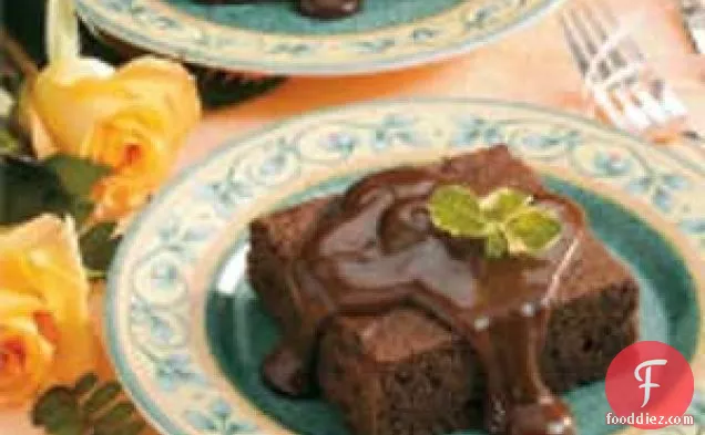 Chocolate Cake With Fudge Sauce