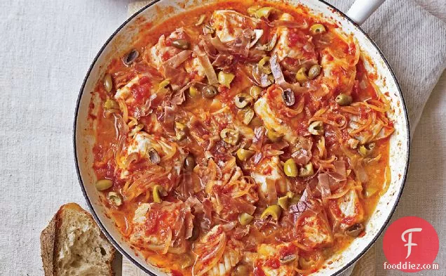 पिमेंटोन मेयोनेज़ के साथ कैटलन मछली स्टू