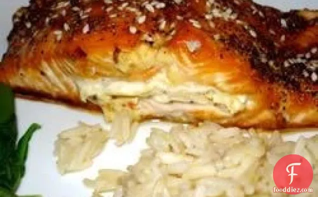 सारा का सोया मैरीनेट और क्रीम चीज़-स्टफ्ड सैल्मन