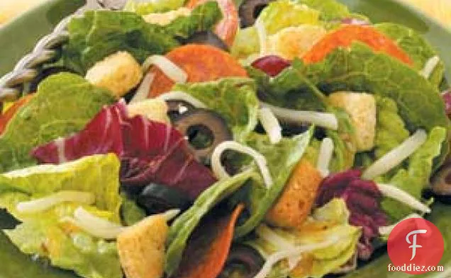 Pizza-Style Tossed Salad
