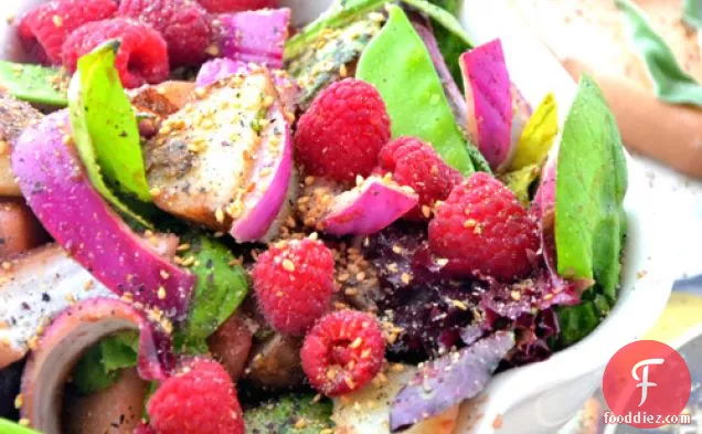 Sweet N’ Spicy Raspberry Salad With Honey Vinaigrette