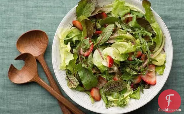 Green Salad with Strawberry Balsamic Vinaigrette