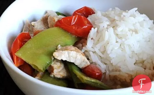 Red Curry Pork With Tomatoes And Snow Peas