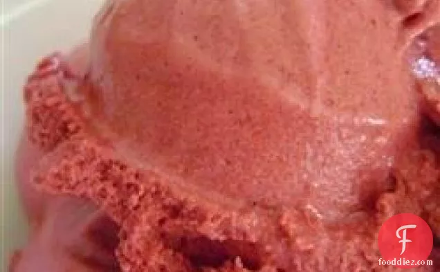 चिकनी रास्पबेरी आइसक्रीम