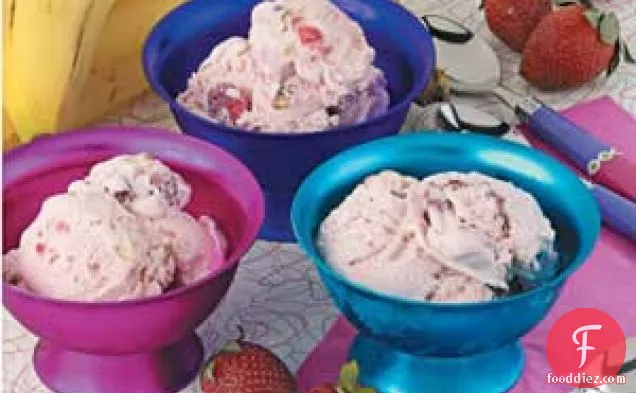 बदलाव स्ट्रॉबेरी-केले आइसक्रीम