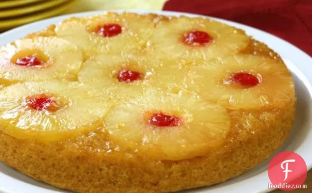 अपसाइड-डाउन अनानास-सेब की चटनी केक