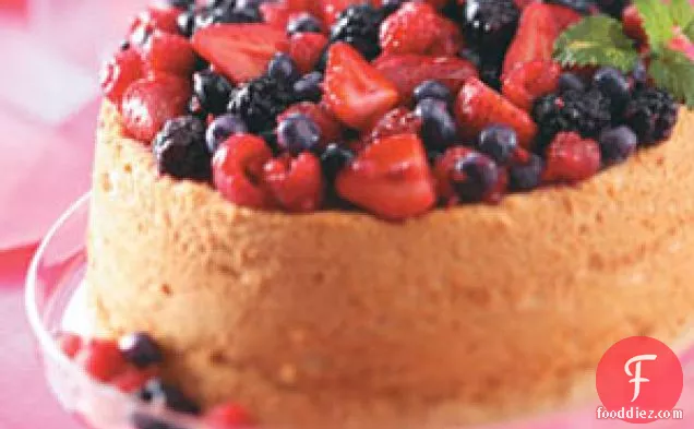Angel Food Cake with Berry Sauce