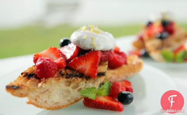 Sweet and Crispy Spiced Bread and Berries