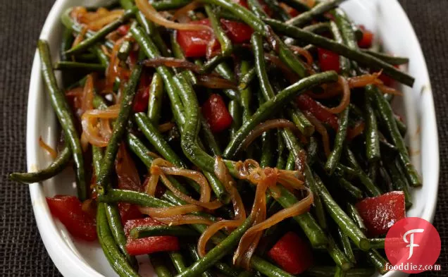 Chinese Long Beans with Cracked Black Pepper