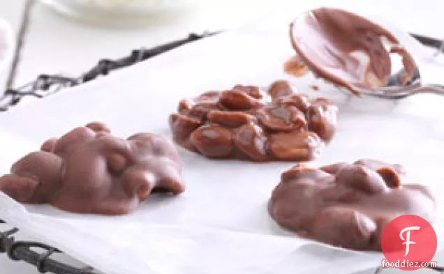 चॉकलेट मूंगफली बूँदें
