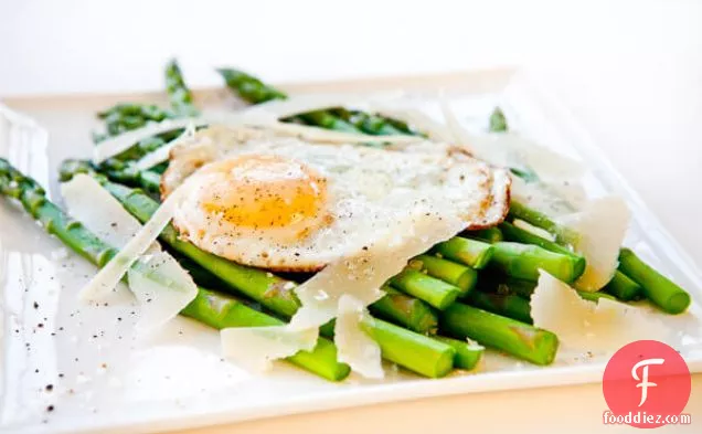 Asparagus With Fried Egg And Parmesan Cheese Recipe