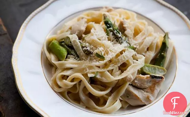 Pasta With Chicken And Asparagus