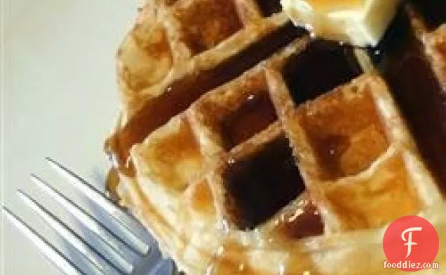 Quick and Easy Old Fashioned Basic Waffles